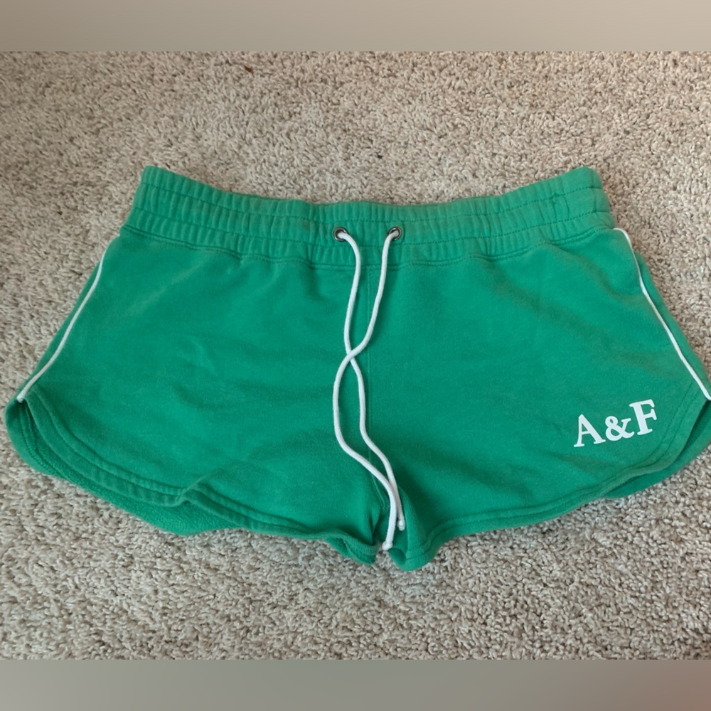 Green vintage A&F shorts size small women’s